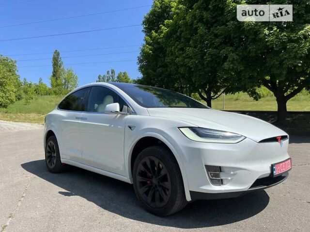 Белый Тесла Модель Х, объемом двигателя 0 л и пробегом 89 тыс. км за 67500 $, фото 1 на Automoto.ua