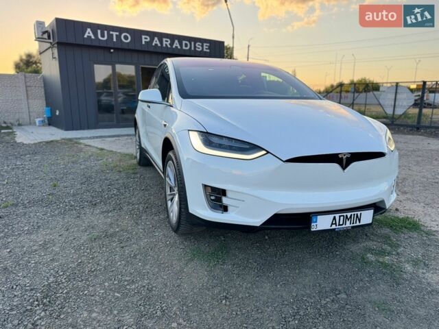 Белый Тесла Модель Х, объемом двигателя 0 л и пробегом 145 тыс. км за 33900 $, фото 1 на Automoto.ua