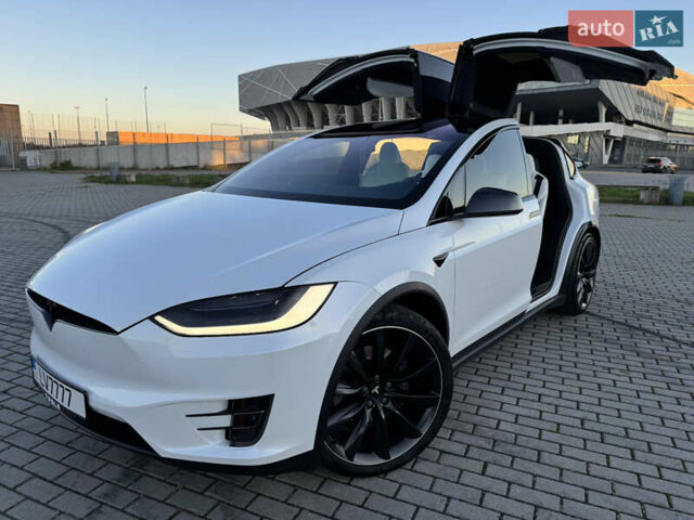 Белый Тесла Модель Х, объемом двигателя 0 л и пробегом 108 тыс. км за 48900 $, фото 1 на Automoto.ua