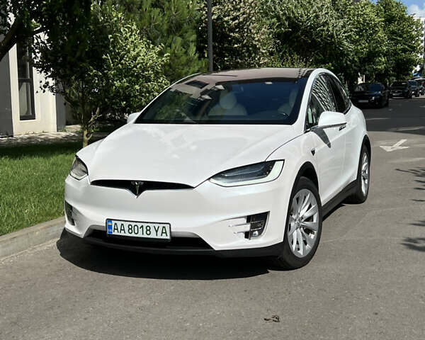 Білий Тесла Модель Х, об'ємом двигуна 0 л та пробігом 89 тис. км за 34900 $, фото 1 на Automoto.ua