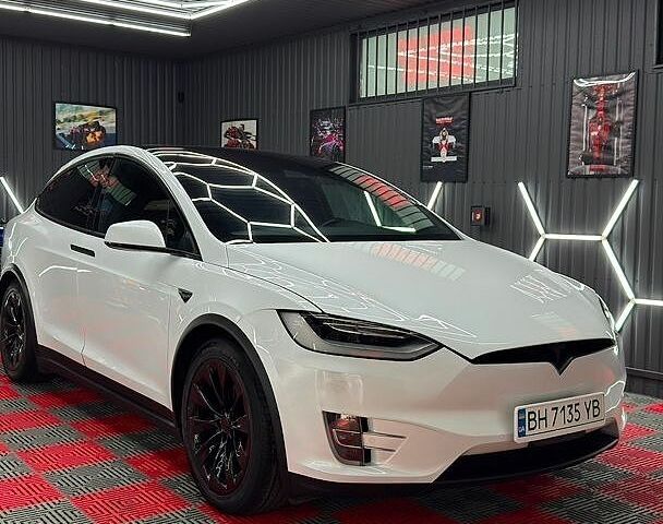 Белый Тесла Модель Х, объемом двигателя 0 л и пробегом 134 тыс. км за 32500 $, фото 1 на Automoto.ua