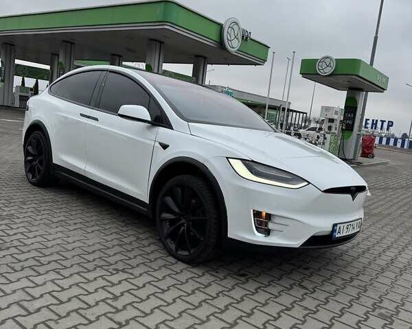 Білий Тесла Модель Х, об'ємом двигуна 0 л та пробігом 112 тис. км за 30999 $, фото 1 на Automoto.ua