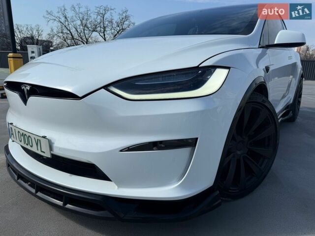 Белый Тесла Модель Х, объемом двигателя 0 л и пробегом 79 тыс. км за 37999 $, фото 1 на Automoto.ua