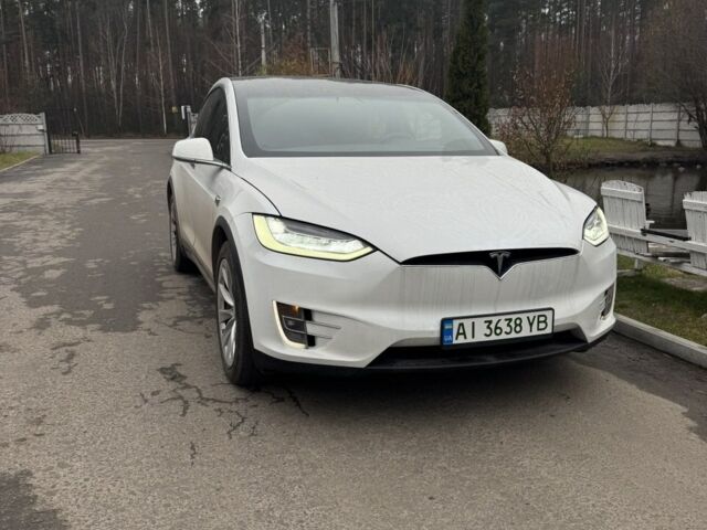 Білий Тесла Модель Х, об'ємом двигуна 0 л та пробігом 82 тис. км за 29900 $, фото 1 на Automoto.ua