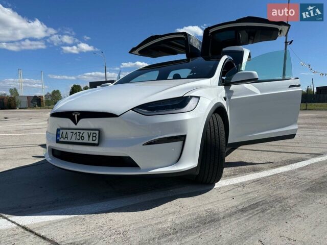 Белый Тесла Модель Х, объемом двигателя 0 л и пробегом 33 тыс. км за 55900 $, фото 1 на Automoto.ua
