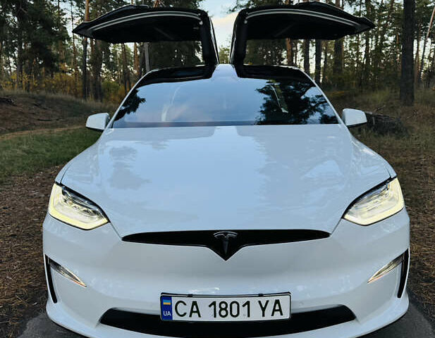 Білий Тесла Модель Х, об'ємом двигуна 0 л та пробігом 14 тис. км за 57000 $, фото 1 на Automoto.ua