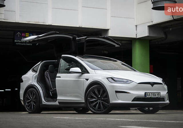 Белый Тесла Модель Х, объемом двигателя 0 л и пробегом 33 тыс. км за 42000 $, фото 1 на Automoto.ua