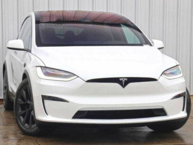 Белый Тесла Модель Х, объемом двигателя 0 л и пробегом 27 тыс. км за 31800 $, фото 1 на Automoto.ua