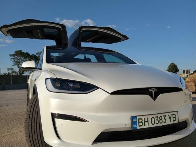 Белый Тесла Модель Х, объемом двигателя 0 л и пробегом 68 тыс. км за 44500 $, фото 1 на Automoto.ua