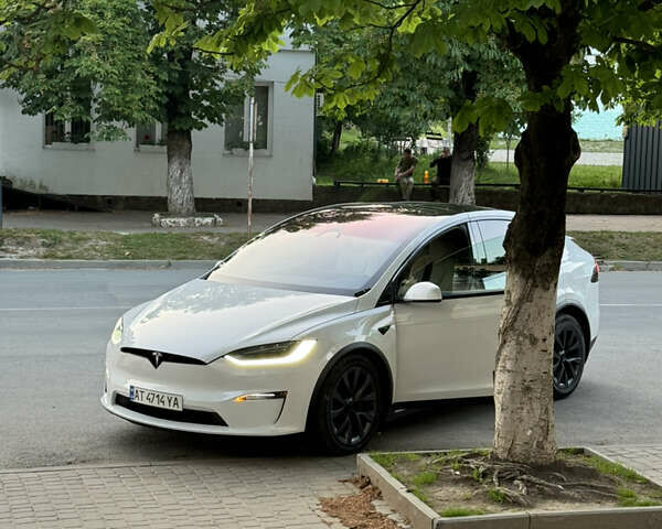 Белый Тесла Модель Х, объемом двигателя 0 л и пробегом 53 тыс. км за 50000 $, фото 1 на Automoto.ua