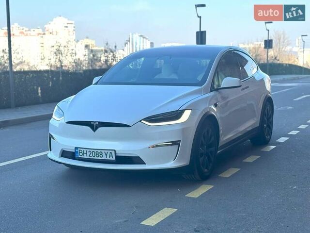 Белый Тесла Модель Х, объемом двигателя 0 л и пробегом 27 тыс. км за 57900 $, фото 1 на Automoto.ua