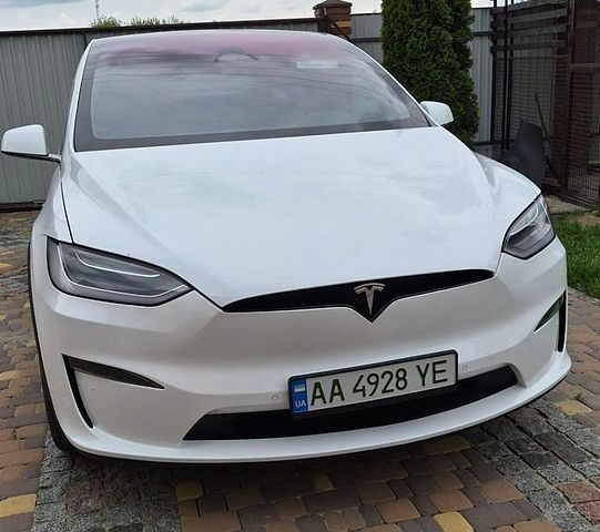 Белый Тесла Модель Х, объемом двигателя 0 л и пробегом 73 тыс. км за 42400 $, фото 1 на Automoto.ua