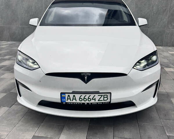 Белый Тесла Модель Х, объемом двигателя 0 л и пробегом 12 тыс. км за 65000 $, фото 1 на Automoto.ua