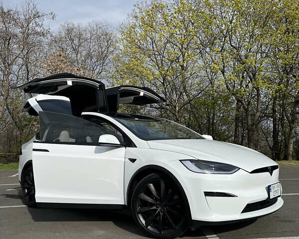 Белый Тесла Модель Х, объемом двигателя 0 л и пробегом 25 тыс. км за 69000 $, фото 1 на Automoto.ua