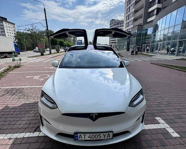 Белый Тесла Модель Х, объемом двигателя 0 л и пробегом 22 тыс. км за 65000 $, фото 1 на Automoto.ua