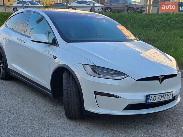 Белый Тесла Модель Х, объемом двигателя 0 л и пробегом 140 тыс. км за 52874 $, фото 1 на Automoto.ua