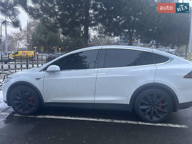 Білий Тесла Модель Х, об'ємом двигуна 0 л та пробігом 27 тис. км за 38000 $, фото 1 на Automoto.ua