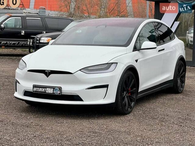 Белый Тесла Модель Х, объемом двигателя 0 л и пробегом 31 тыс. км за 68000 $, фото 1 на Automoto.ua