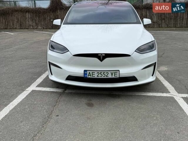 Белый Тесла Модель Х, объемом двигателя 0 л и пробегом 33 тыс. км за 55900 $, фото 1 на Automoto.ua