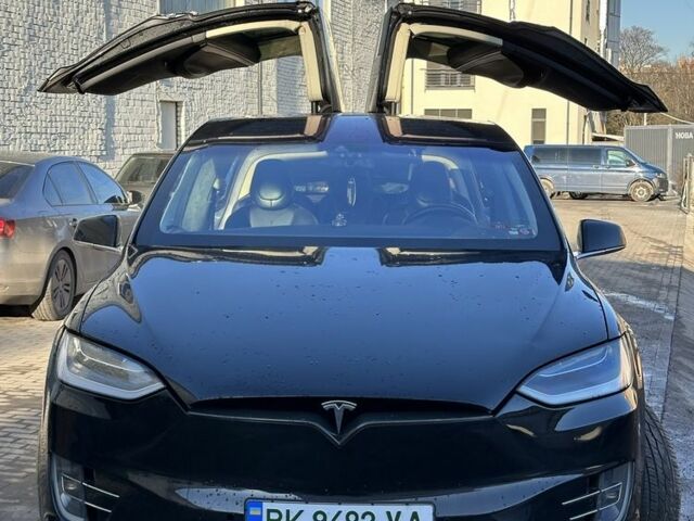 Черный Тесла Модель Х, объемом двигателя 0 л и пробегом 172 тыс. км за 17500 $, фото 1 на Automoto.ua
