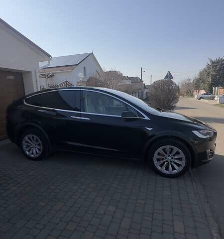 Черный Тесла Модель Х, объемом двигателя 0 л и пробегом 120 тыс. км за 31000 $, фото 1 на Automoto.ua