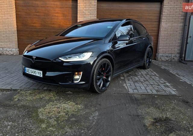 Черный Тесла Модель Х, объемом двигателя 0 л и пробегом 135 тыс. км за 36000 $, фото 1 на Automoto.ua