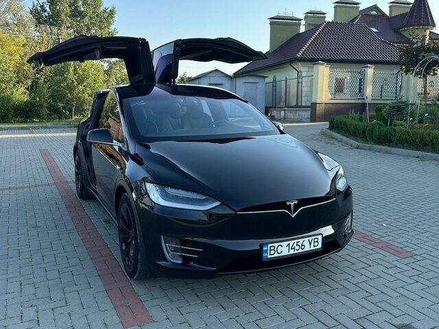 Черный Тесла Модель Х, объемом двигателя 0 л и пробегом 109 тыс. км за 27000 $, фото 1 на Automoto.ua