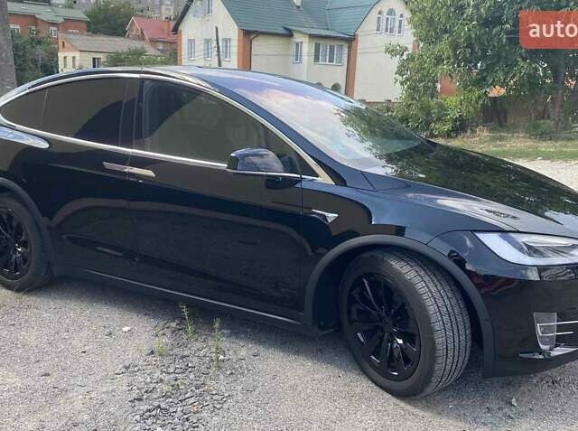 Черный Тесла Модель Х, объемом двигателя 0 л и пробегом 80 тыс. км за 29900 $, фото 1 на Automoto.ua