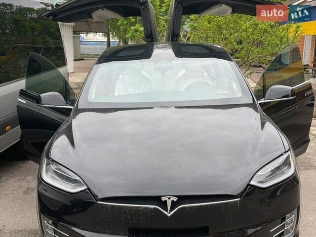 Черный Тесла Модель Х, объемом двигателя 0 л и пробегом 213 тыс. км за 23999 $, фото 1 на Automoto.ua