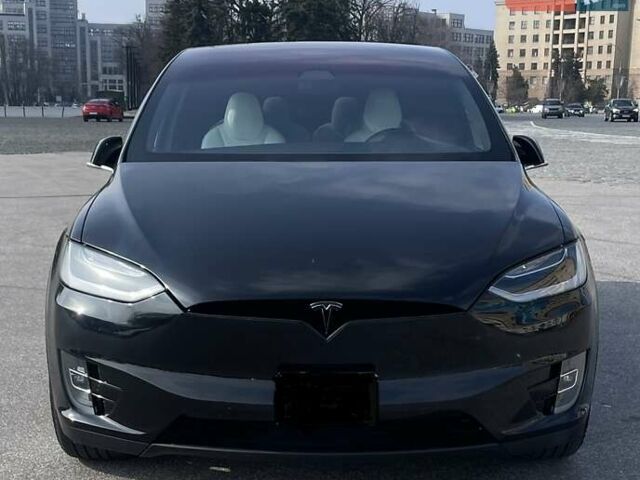 Черный Тесла Модель Х, объемом двигателя 0 л и пробегом 109 тыс. км за 31800 $, фото 1 на Automoto.ua