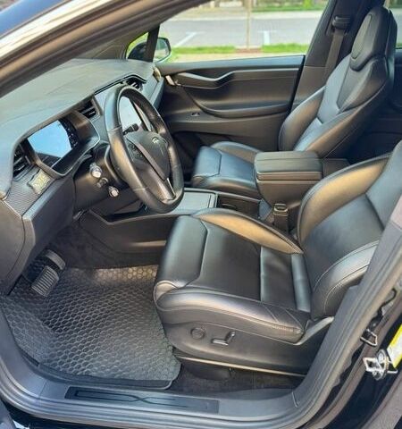 Черный Тесла Модель Х, объемом двигателя 0 л и пробегом 117 тыс. км за 25500 $, фото 1 на Automoto.ua