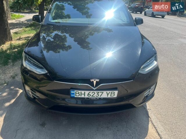 Черный Тесла Модель Х, объемом двигателя 0 л и пробегом 105 тыс. км за 27000 $, фото 1 на Automoto.ua