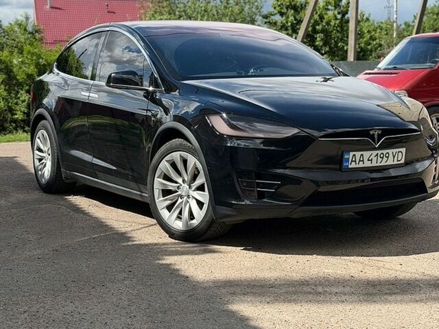 Черный Тесла Модель Х, объемом двигателя 0 л и пробегом 216 тыс. км за 17999 $, фото 1 на Automoto.ua