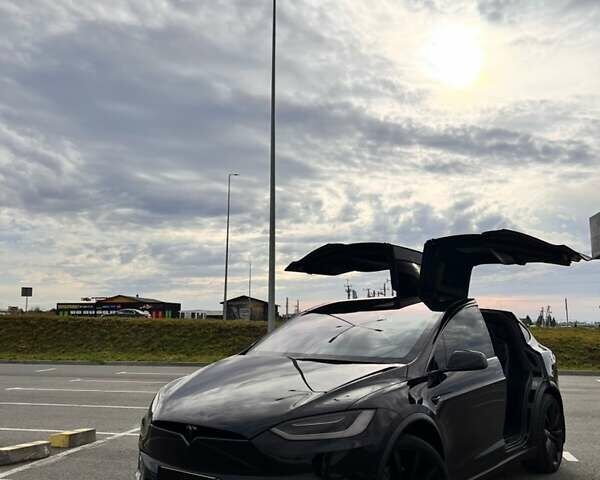 Черный Тесла Модель Х, объемом двигателя 0 л и пробегом 103 тыс. км за 34999 $, фото 1 на Automoto.ua