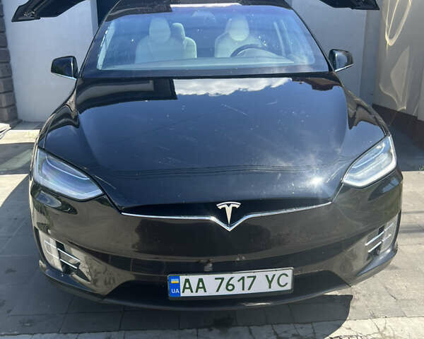 Черный Тесла Модель Х, объемом двигателя 0 л и пробегом 83 тыс. км за 41000 $, фото 1 на Automoto.ua