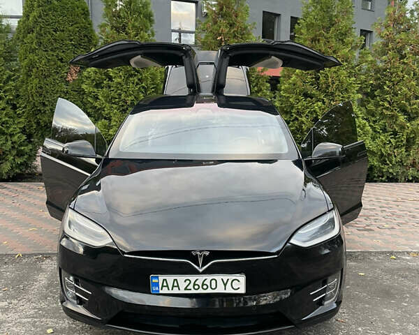 Черный Тесла Модель Х, объемом двигателя 0 л и пробегом 78 тыс. км за 29999 $, фото 1 на Automoto.ua