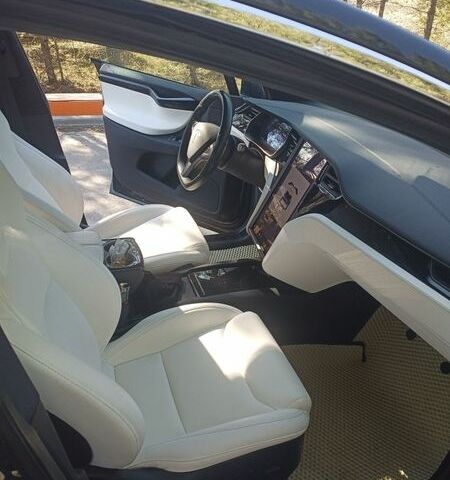 Черный Тесла Модель Х, объемом двигателя 0 л и пробегом 60 тыс. км за 25000 $, фото 1 на Automoto.ua