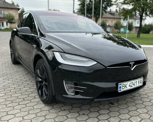 Чорний Тесла Модель Х, об'ємом двигуна 0 л та пробігом 60 тис. км за 49999 $, фото 1 на Automoto.ua