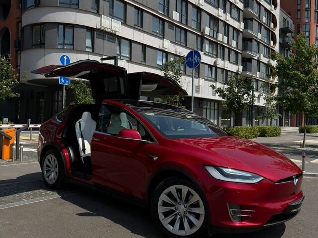 Красный Тесла Модель Х, объемом двигателя 0 л и пробегом 179 тыс. км за 22000 $, фото 1 на Automoto.ua