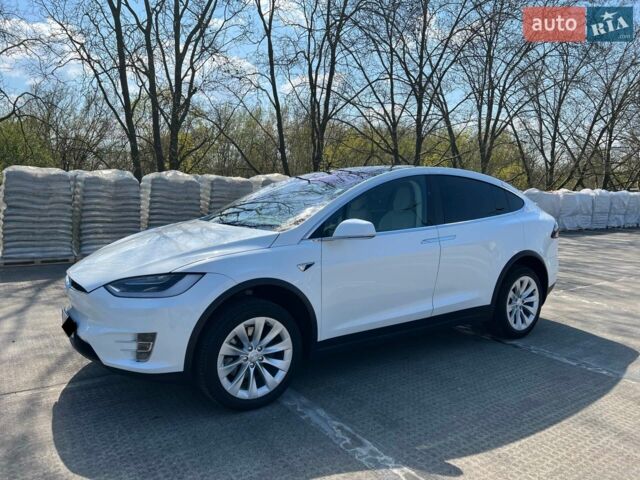 Тесла Модель Х, объемом двигателя 0 л и пробегом 106 тыс. км за 33000 $, фото 1 на Automoto.ua