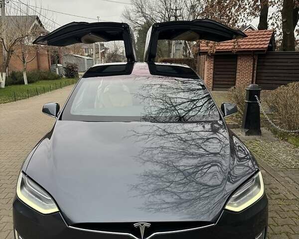 Серый Тесла Модель Х, объемом двигателя 0 л и пробегом 86 тыс. км за 19500 $, фото 1 на Automoto.ua