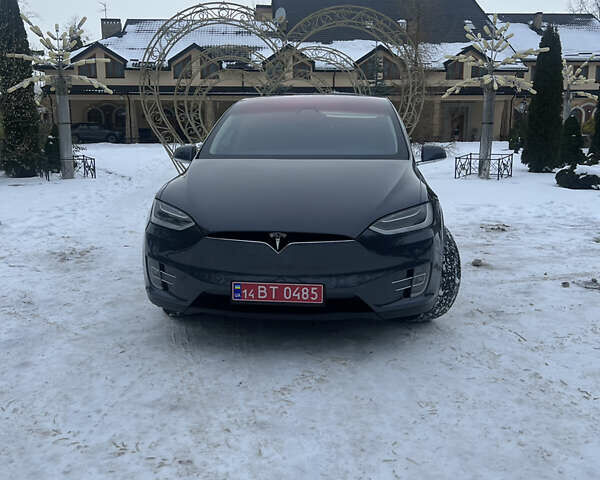 Серый Тесла Модель Х, объемом двигателя 0 л и пробегом 62 тыс. км за 29999 $, фото 1 на Automoto.ua