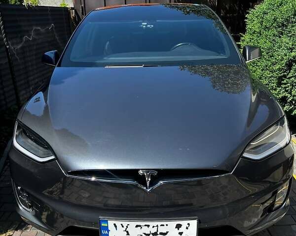 Серый Тесла Модель Х, объемом двигателя 0 л и пробегом 70 тыс. км за 27000 $, фото 1 на Automoto.ua
