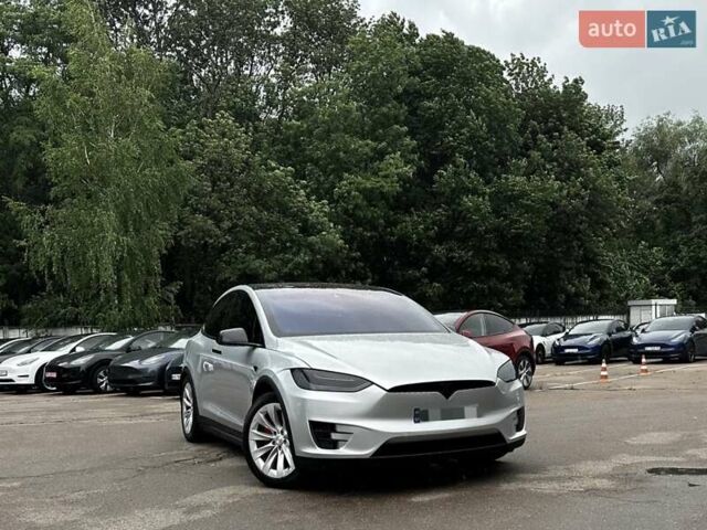 Серый Тесла Модель Х, объемом двигателя 0 л и пробегом 111 тыс. км за 24400 $, фото 1 на Automoto.ua