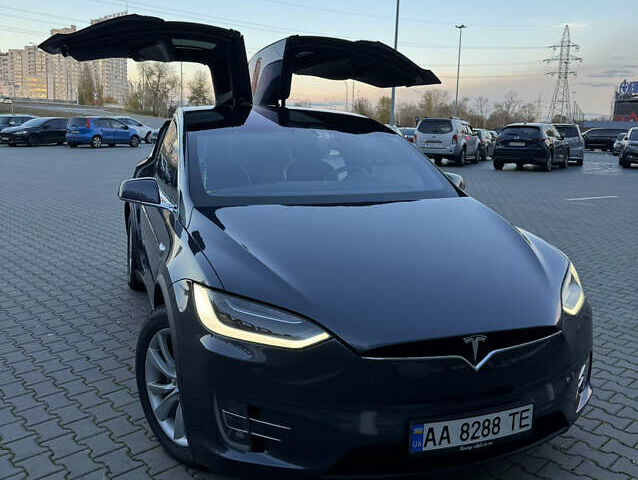 Серый Тесла Модель Х, объемом двигателя 0 л и пробегом 142 тыс. км за 43000 $, фото 1 на Automoto.ua
