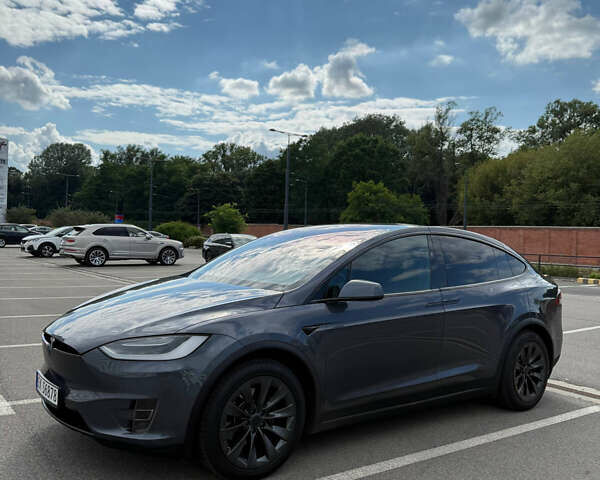 Серый Тесла Модель Х, объемом двигателя 0 л и пробегом 171 тыс. км за 22700 $, фото 1 на Automoto.ua