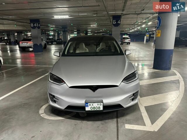 Серый Тесла Модель Х, объемом двигателя 0 л и пробегом 90 тыс. км за 28500 $, фото 1 на Automoto.ua