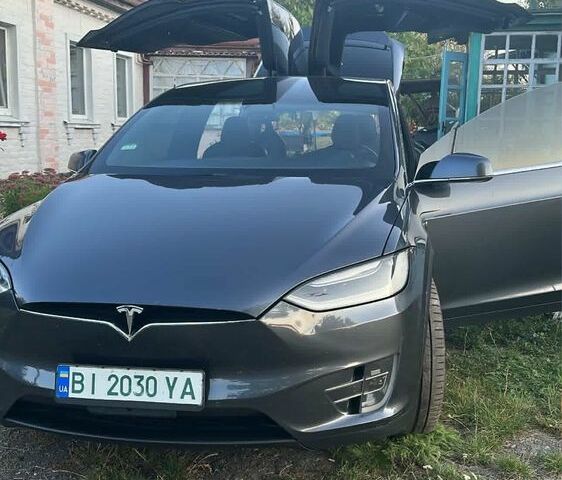 Сірий Тесла Модель Х, об'ємом двигуна 0 л та пробігом 106 тис. км за 22068 $, фото 1 на Automoto.ua