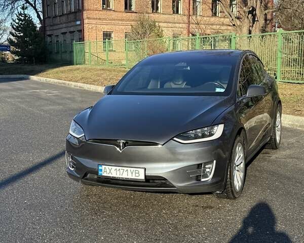 Серый Тесла Модель Х, объемом двигателя 0 л и пробегом 143 тыс. км за 25000 $, фото 1 на Automoto.ua