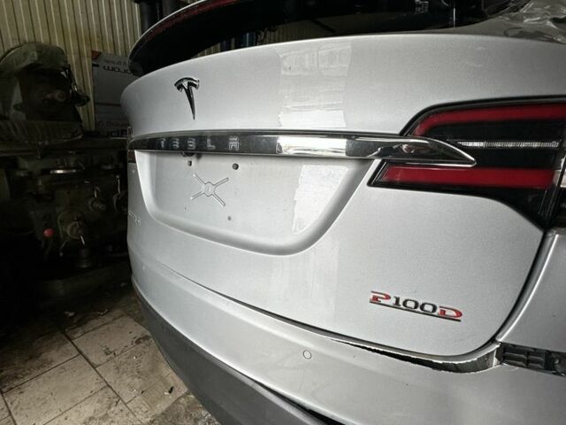 Сірий Тесла Модель Х, об'ємом двигуна 0 л та пробігом 210 тис. км за 10000 $, фото 1 на Automoto.ua